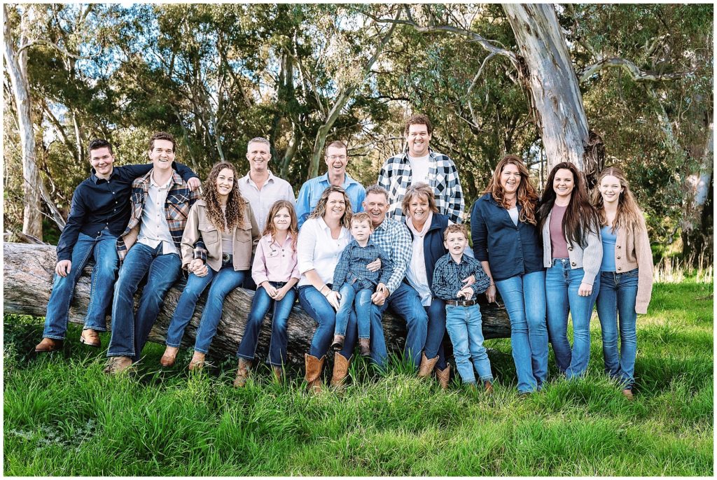 extended family session in the Cowra bush